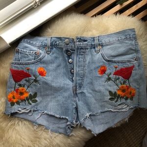 Floral Embroidered Levis Jean Shorts